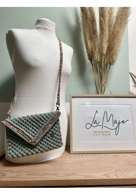 Sac pochette en macramé et tissu