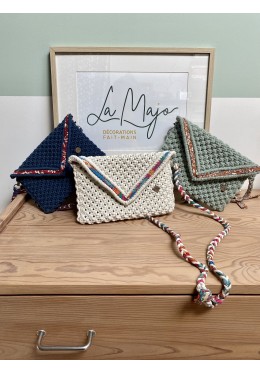 Sac pochette en macramé et...